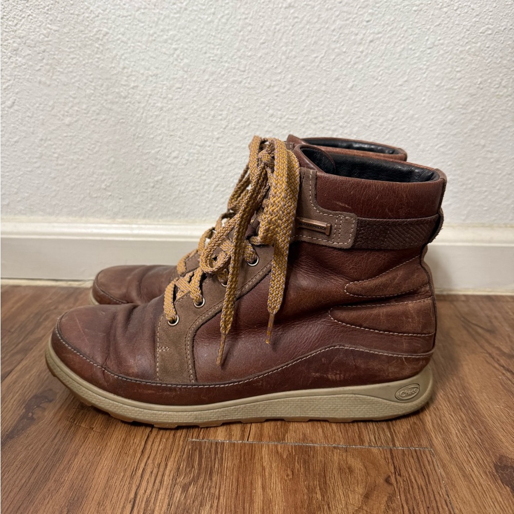 Chaco Sierra Waterproof Boots (Women’s 9)